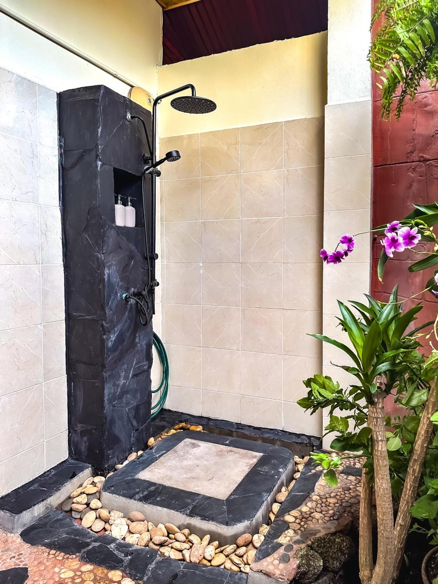 Shanti Lodge Phuket Chalong Dış mekan fotoğraf